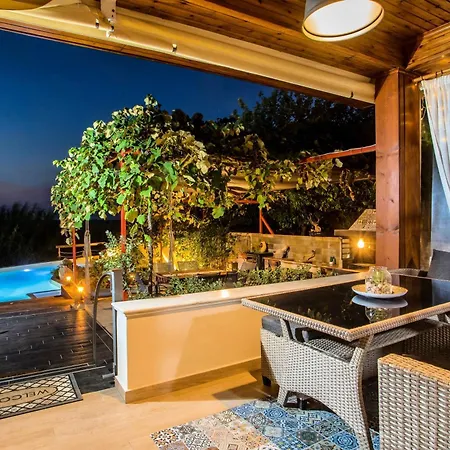 Сasa de vacaciones Old Nest House
